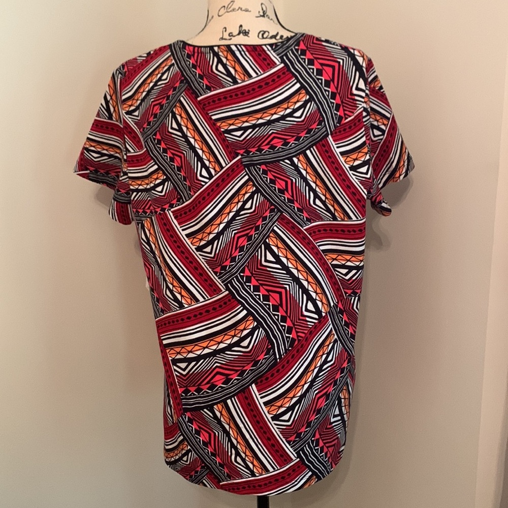 Kim Rogers NWT Geometric Multicolor Top (Coral Combo) - Picture 9 of 13